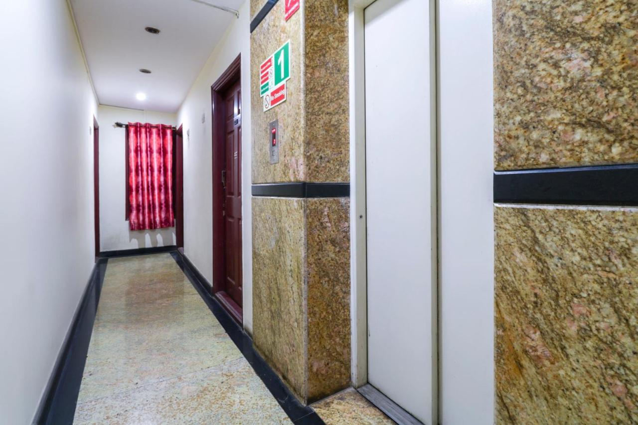 Oyo 71675 New Aishwarya Comforts Hotel Bangalore Bagian luar foto